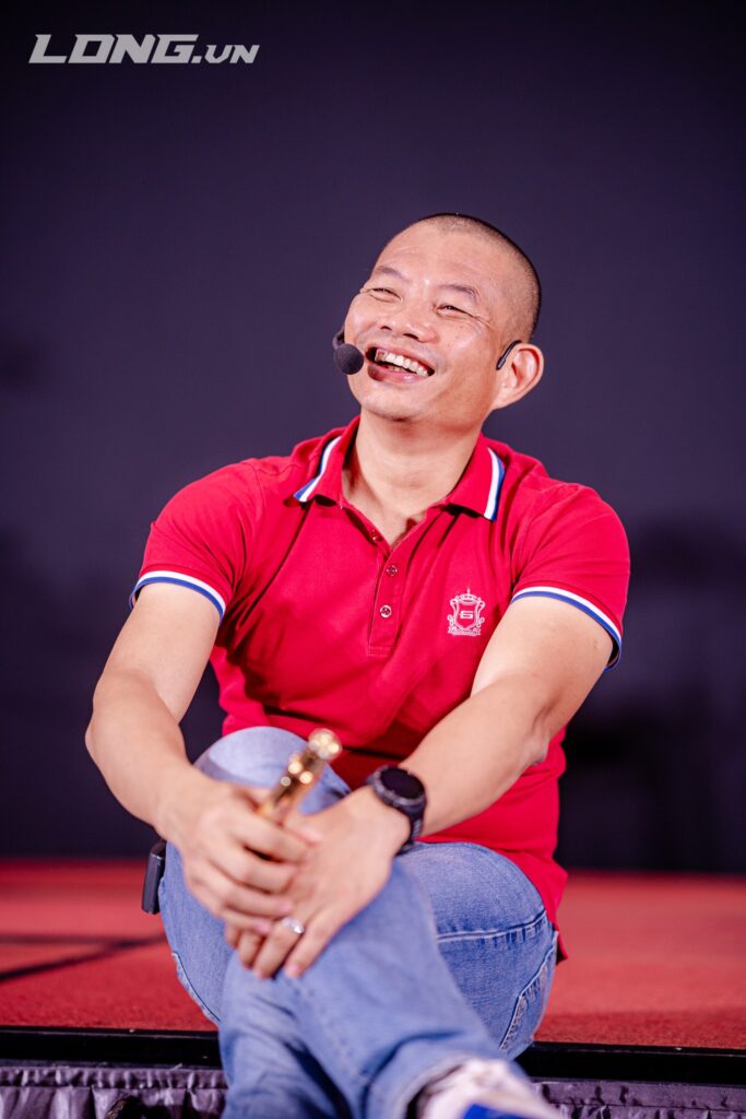 Thầy Long cũng nhấn mạnh rằng: “Hành động chăm sóc bản thân chính là cách bạn yêu quý cơ thể mình.”