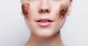 Hướng Dẫn Cách Tẩy Tế Bào Chết Đúng Cách Phù Hợp Với Từng Loại Da , 2 Dạng Tẩy Tế Bào Chết