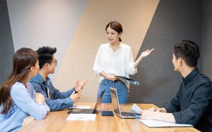 Quan hệ công chúng đòi hỏi các bạn nữ phải có nhiều kỹ năng mềm